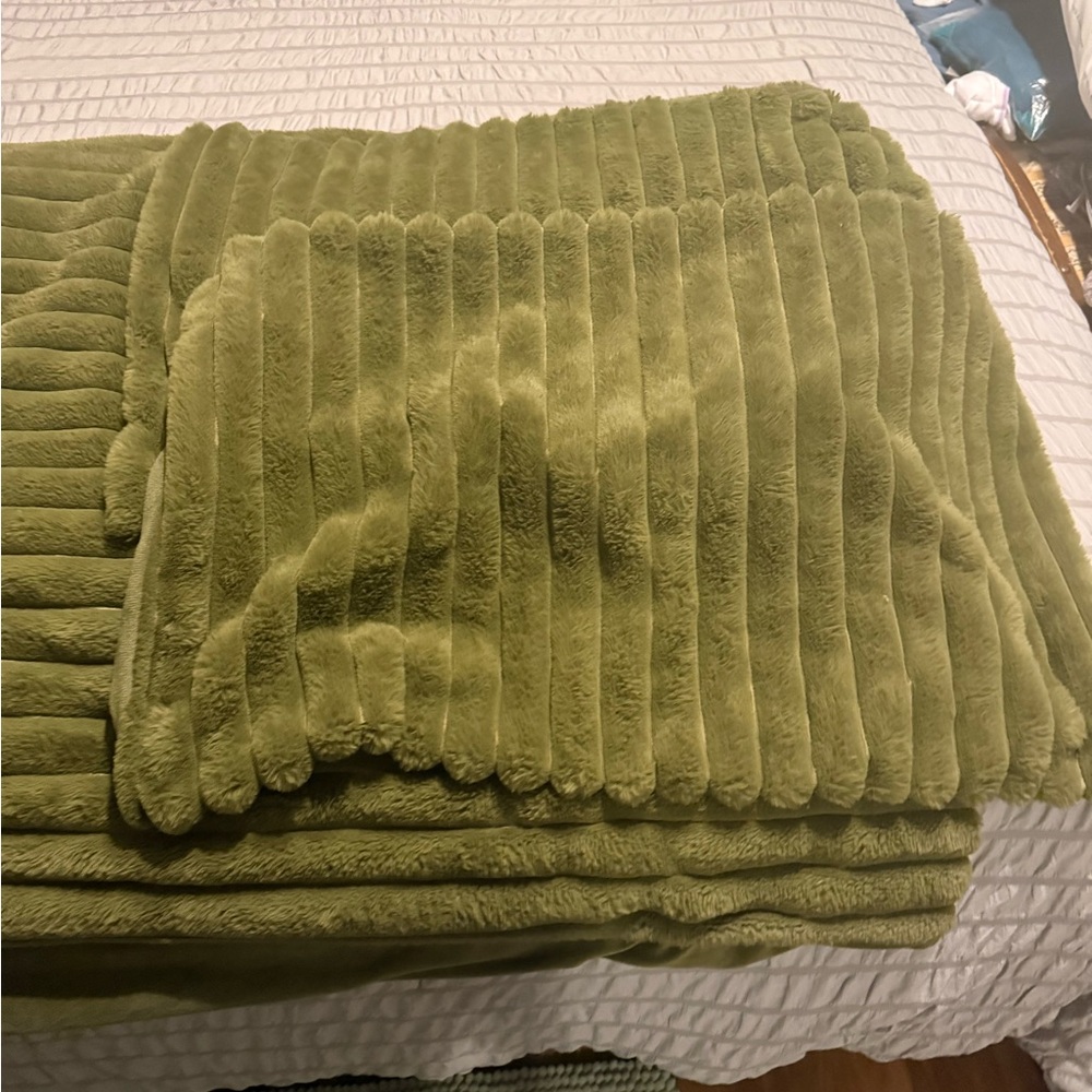 Plush Olive Ribbed Throw Blanket
